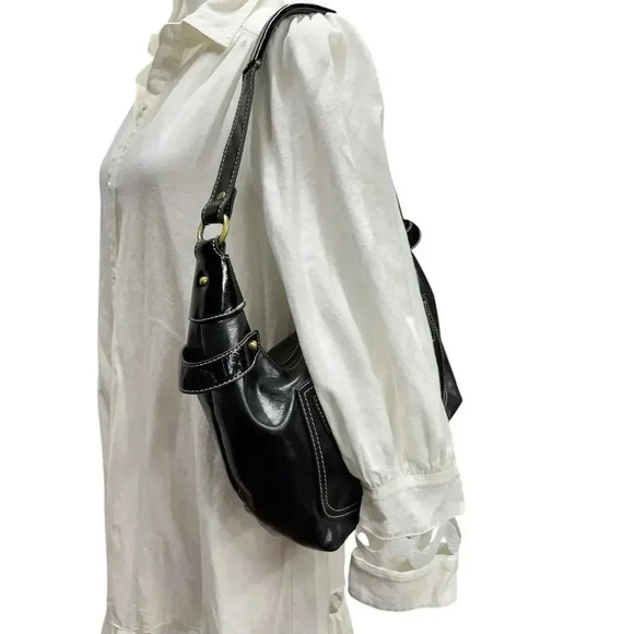 Rare Coach Patent leather crescent shaped retro should bag - Picture 5 of 16